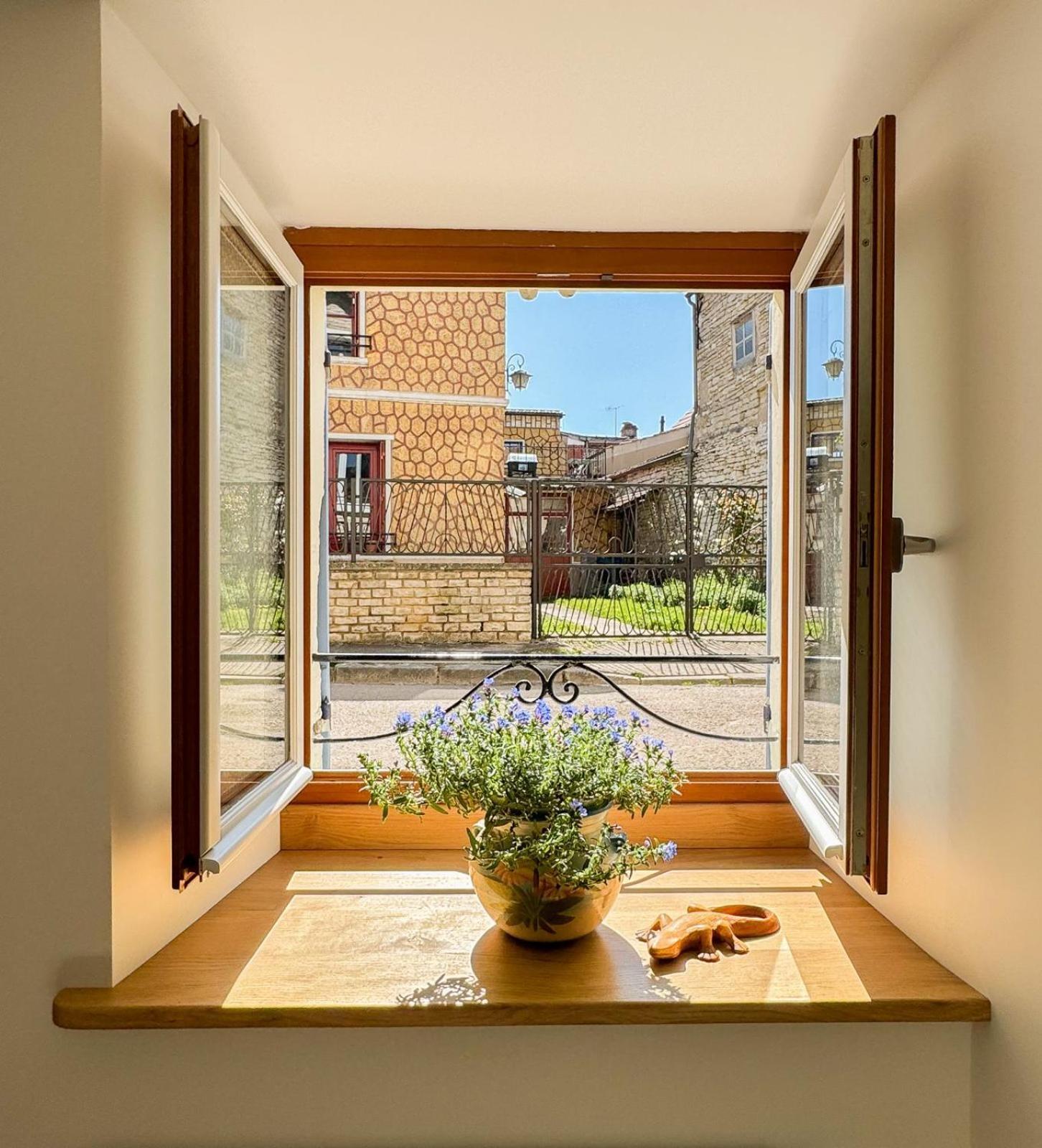 La Petite Maison نويرس سور سيرين المظهر الخارجي الصورة